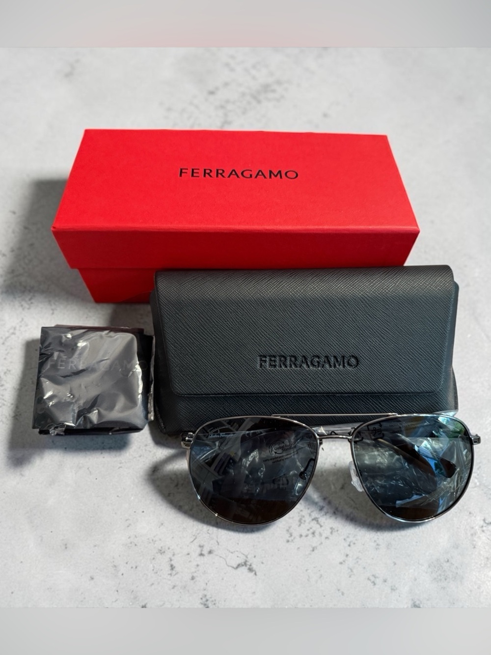 Ferragamo Men’s/Unisex Aviator Style Sunglasses Gunmetal/Blue NIB Full Inclusion